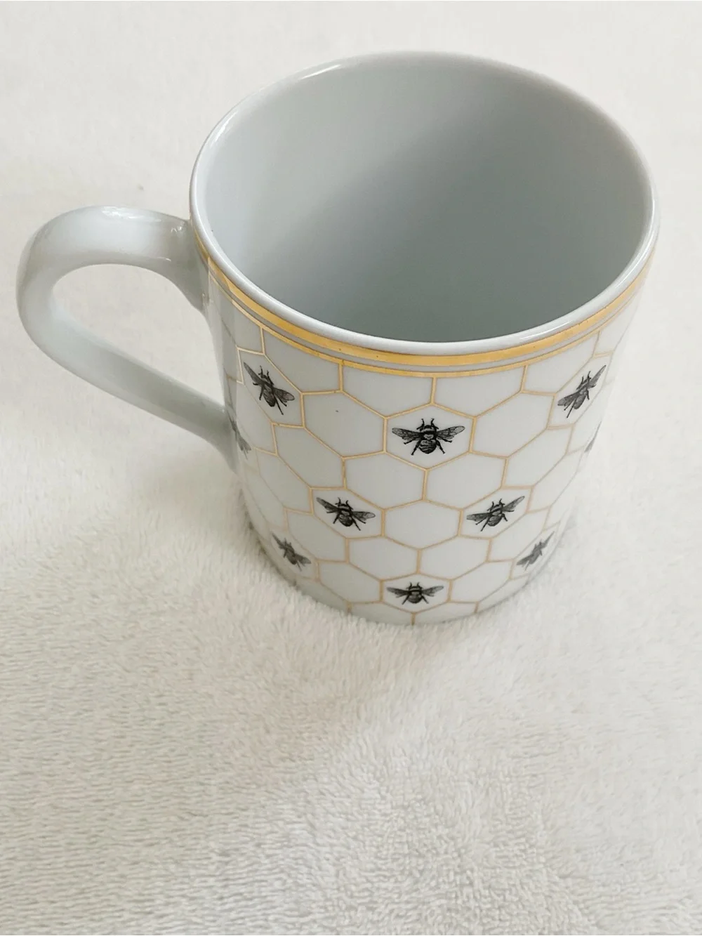 Williams Sonoma Honeycomb Bee Mug 18K Gold Porcelain Portugal 11.8 oz